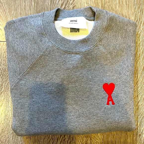 Classic Fit Ami De Coeur Sweatshirt in loopback organic cotton fleece. - Picture 2 of 4